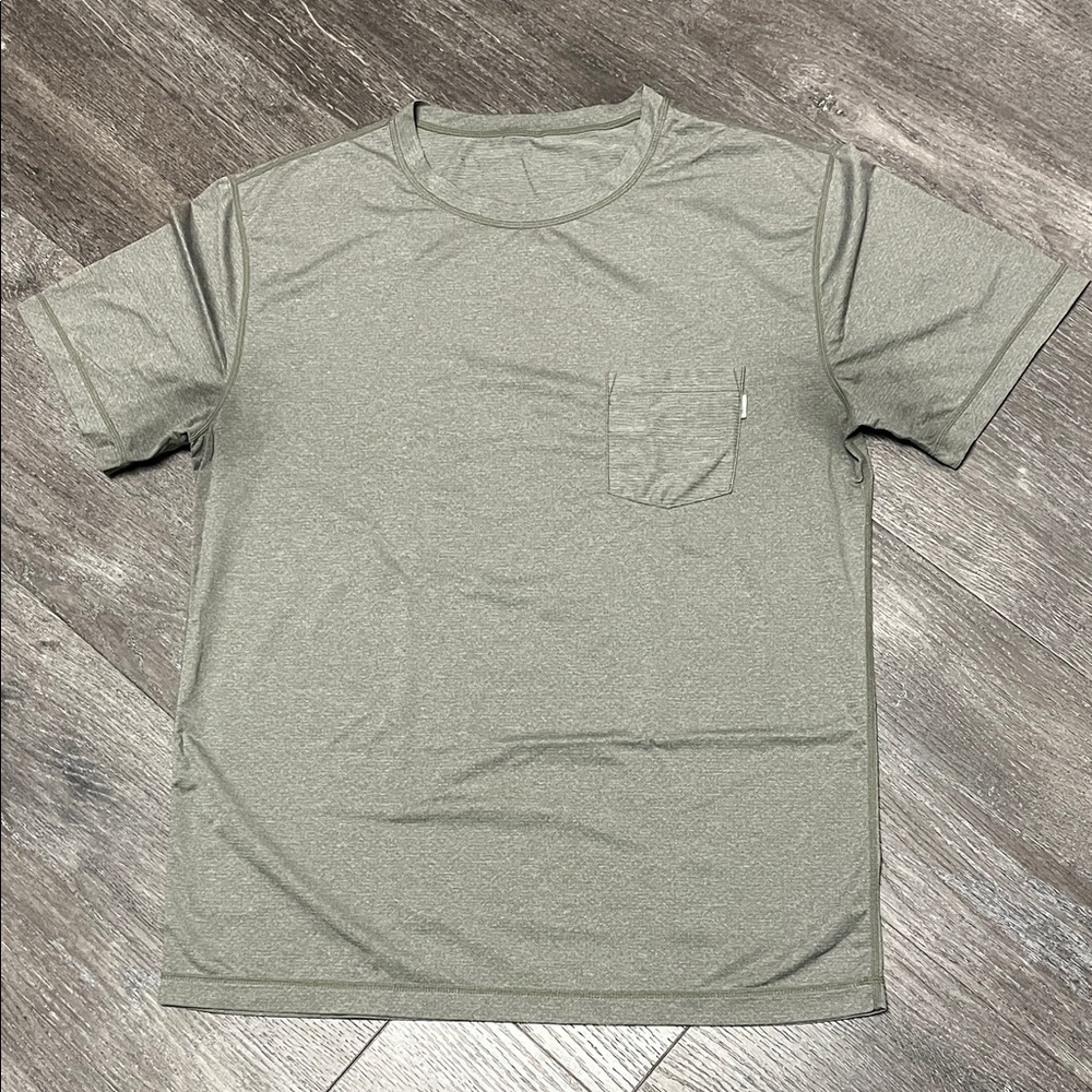 Vuori Men's heather green tradewinds Short Sleeve Tee